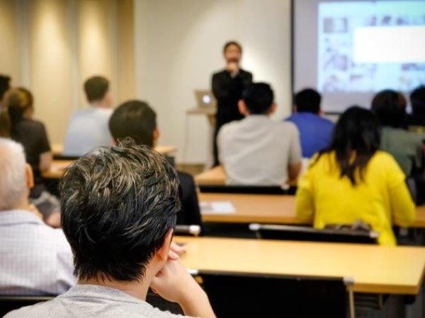 Oznámenie o zrušení kurzu